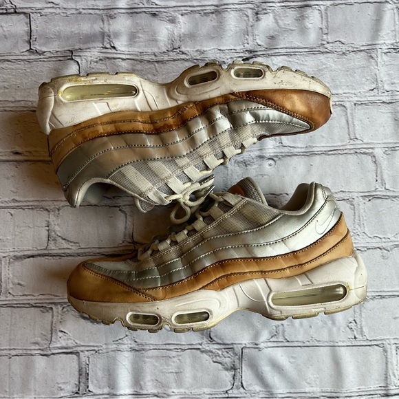 Nike Air Max 2017 Womens 10 Running Shoes Sneakers AH8697-002 - Picture 2 of 16